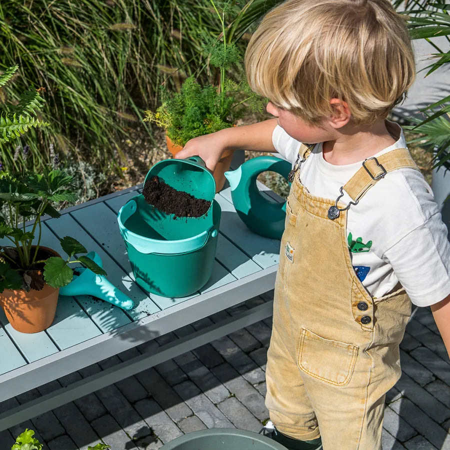 Quut Raki Multifunktions Werkzeug – Kreatives Outdoor Spielzeug für Sand & Garten