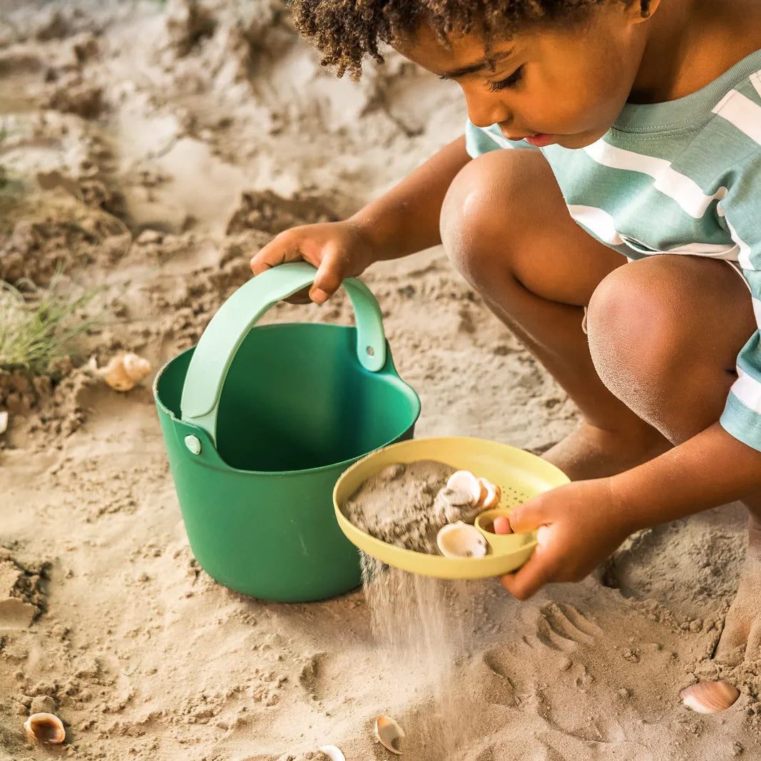 Quut Bucki Outdoor Eimer – Innovatives Strandspielzeug für kleine Entdecker