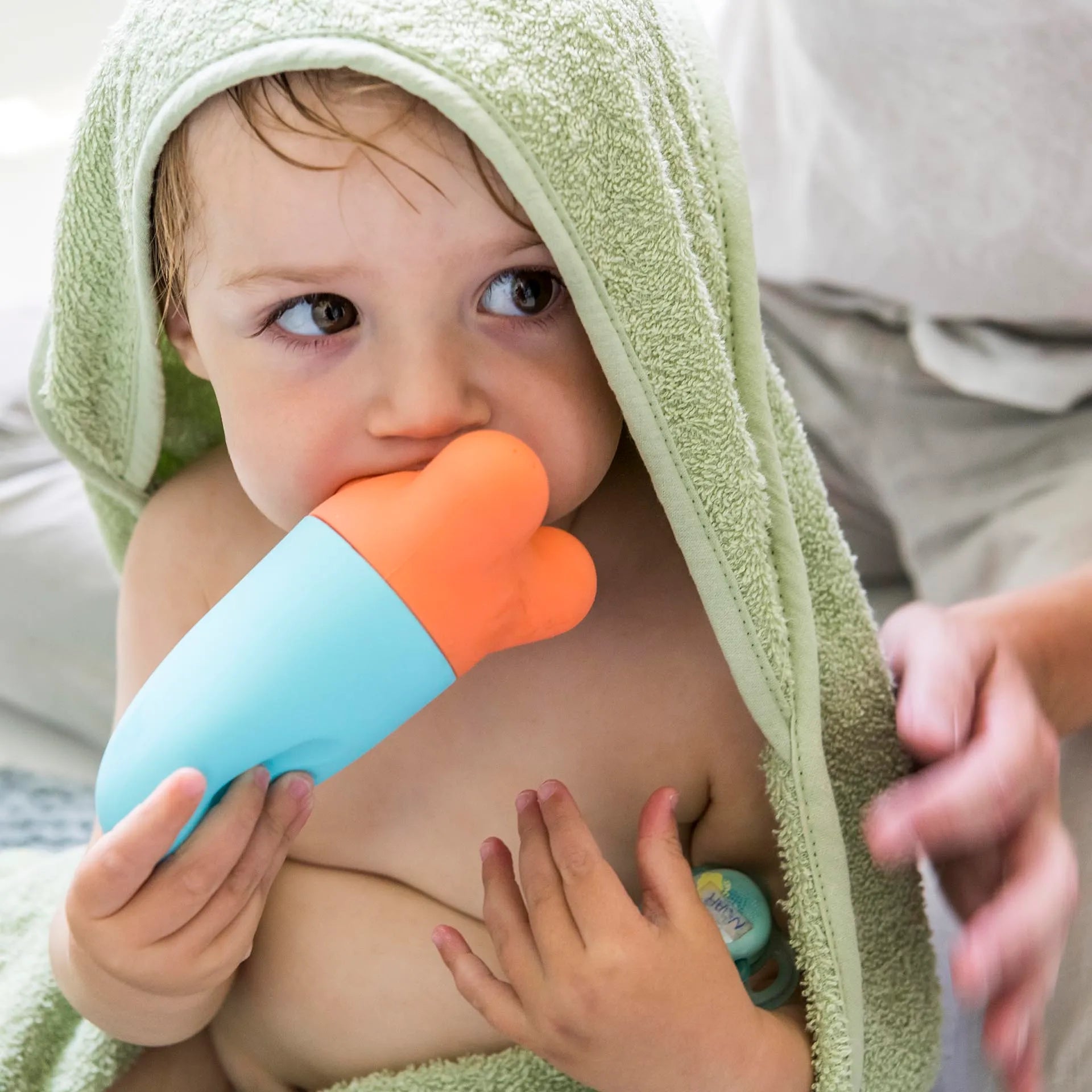 Quut Squeezi Rocket – Innovatives Silikon Badespielzeug für kleine Entdecker