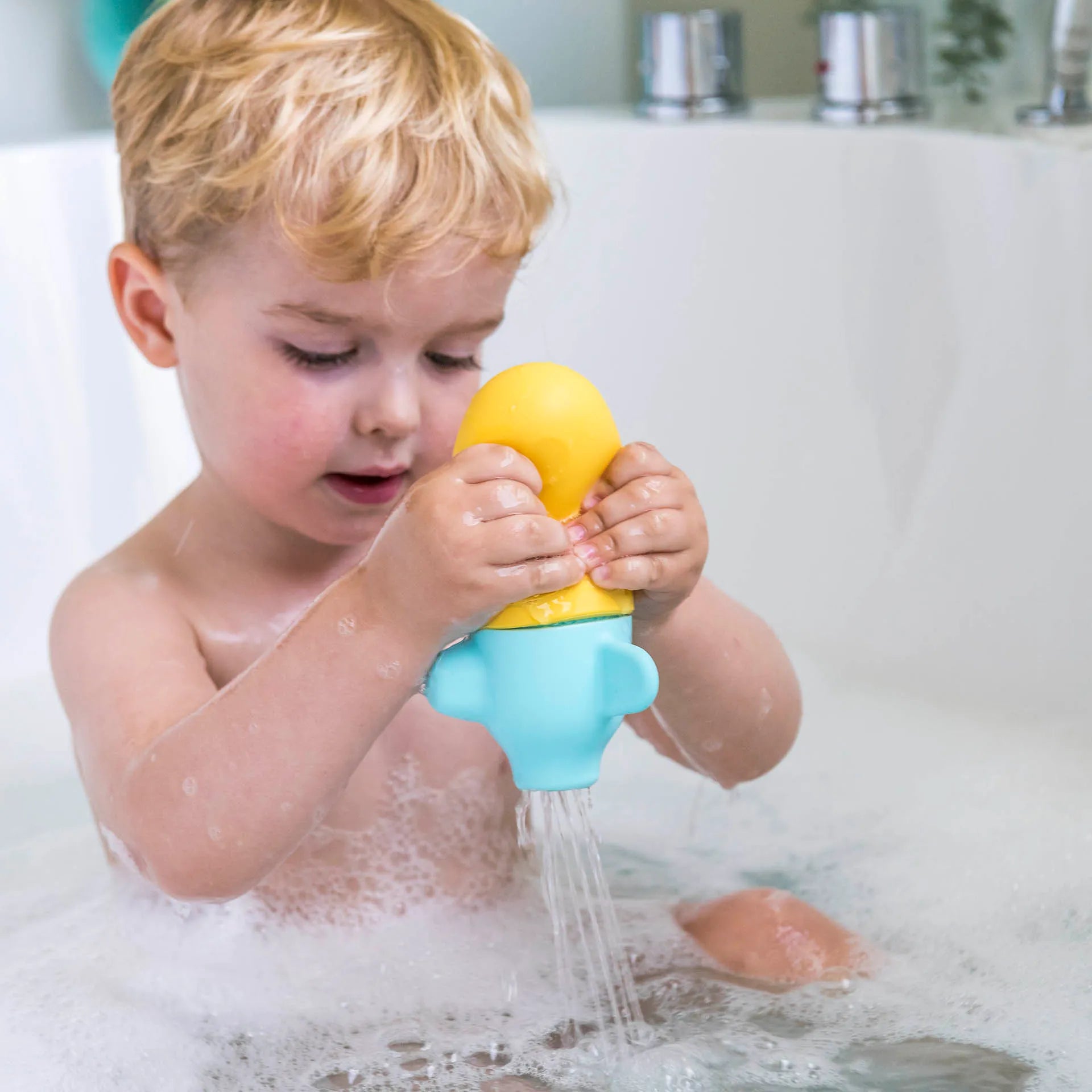 Quut Squeezi Submarine – Kreatives Silikon Badespielzeug für Wasserabenteuer