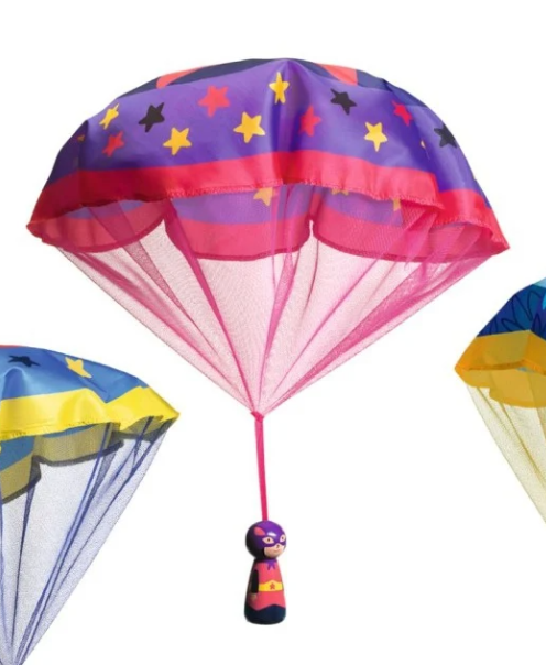 Djeco Flying Heroes Fallschirmspringer – Wurfspiel mit Holzfigur