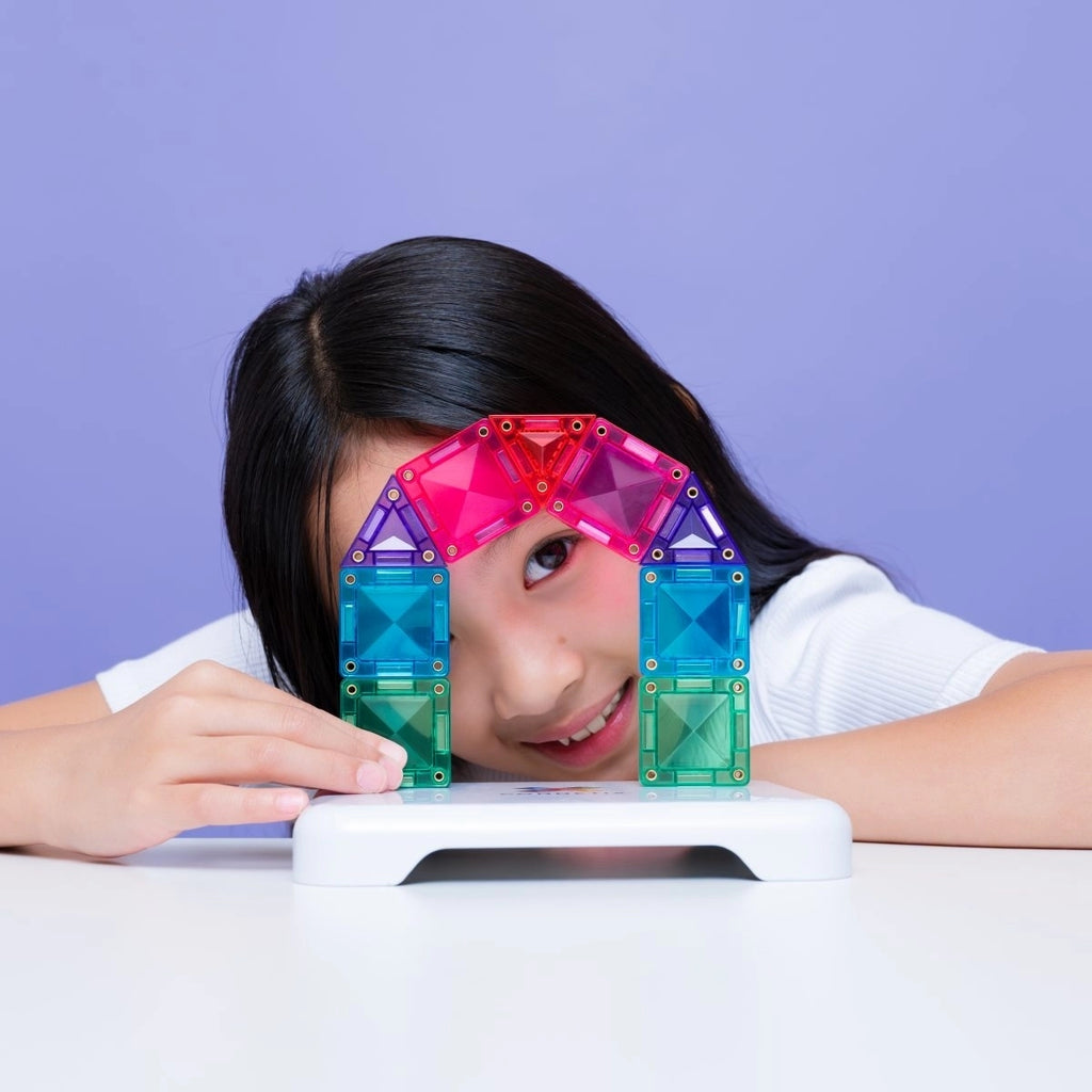 CONNETIX Travel Mini Pack 32 Pieces - Magnetic building blocks for on the go in a practical metal box