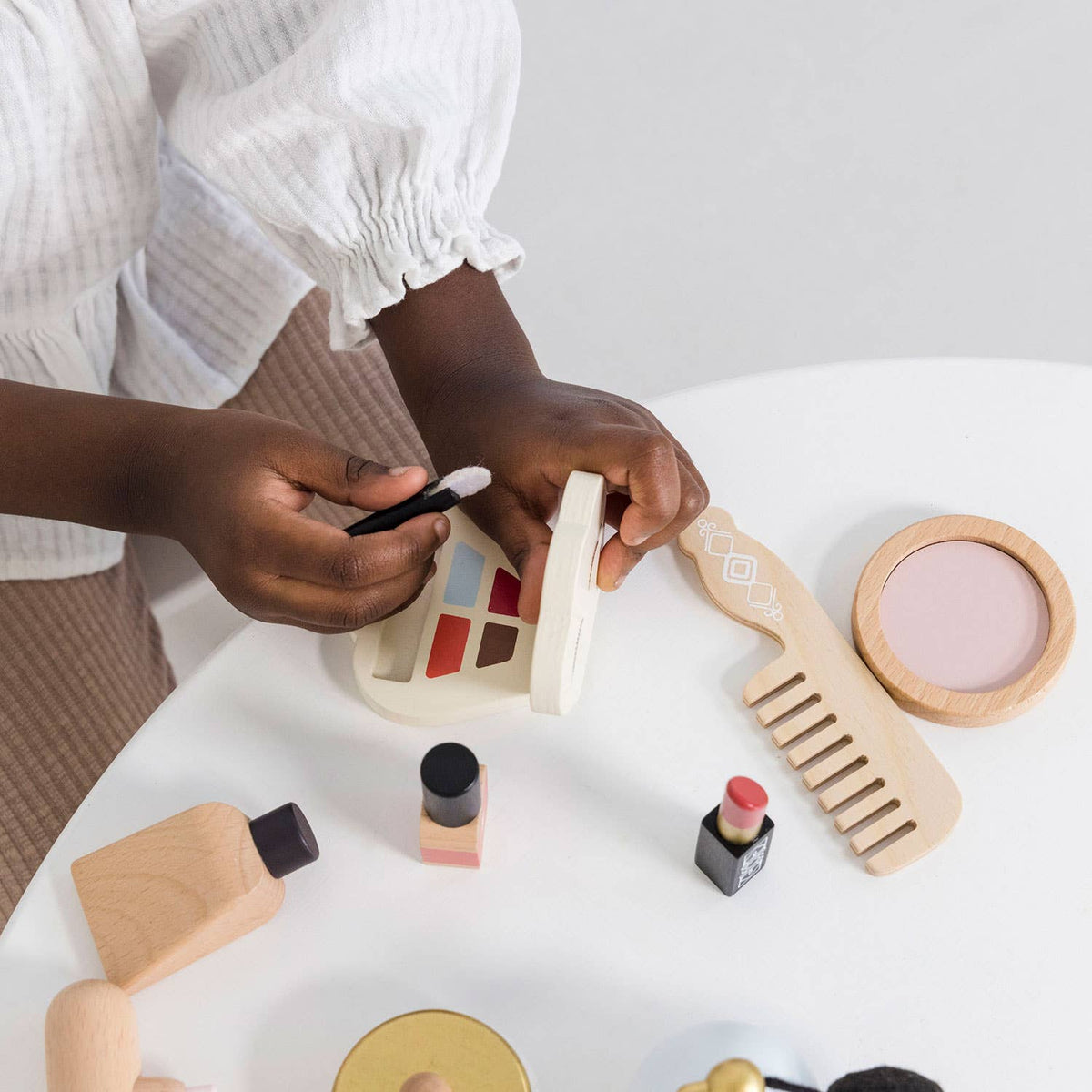 Le Toy Van Beauty Bag aus Holz – Schminkset für Kinder