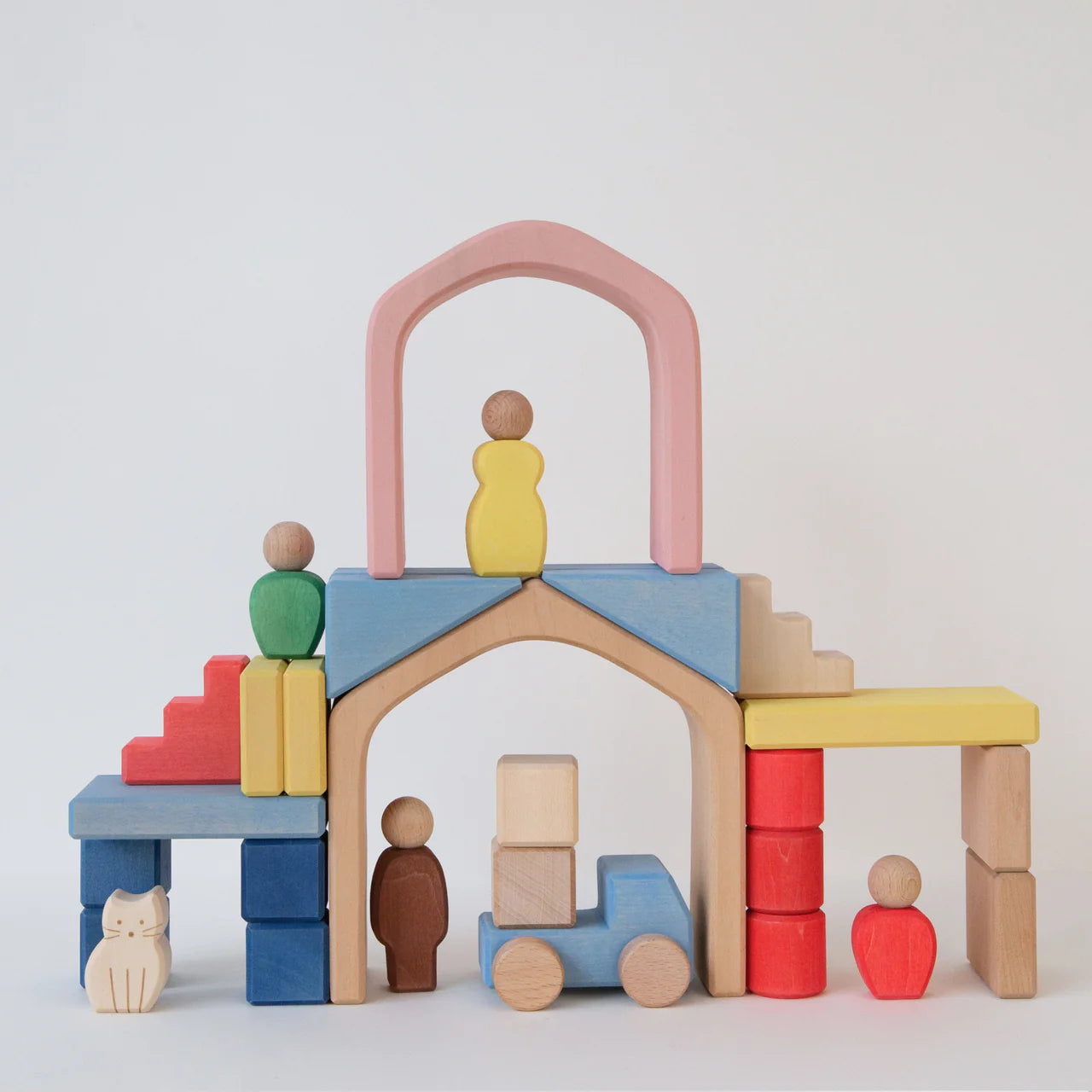 AVDAR Lodge Travel Wooden Toy - 34 pieces