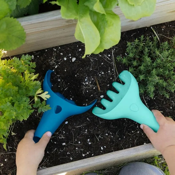 Quut Raki Multifunktions Werkzeug – Kreatives Outdoor Spielzeug für Sand & Garten