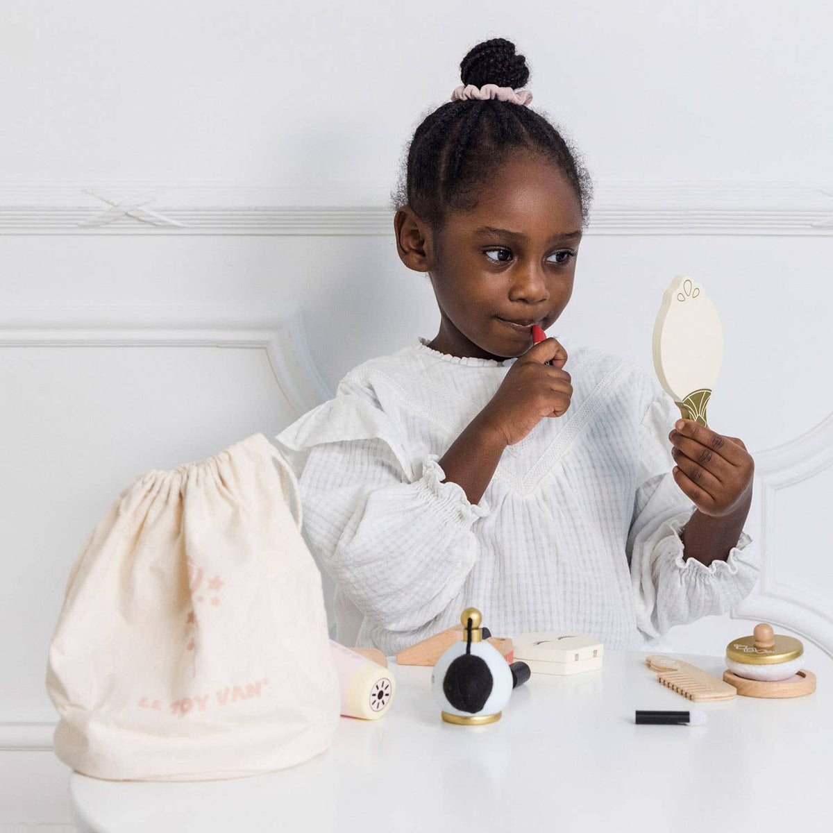 Le Toy Van Beauty Bag aus Holz – Schminkset für Kinder