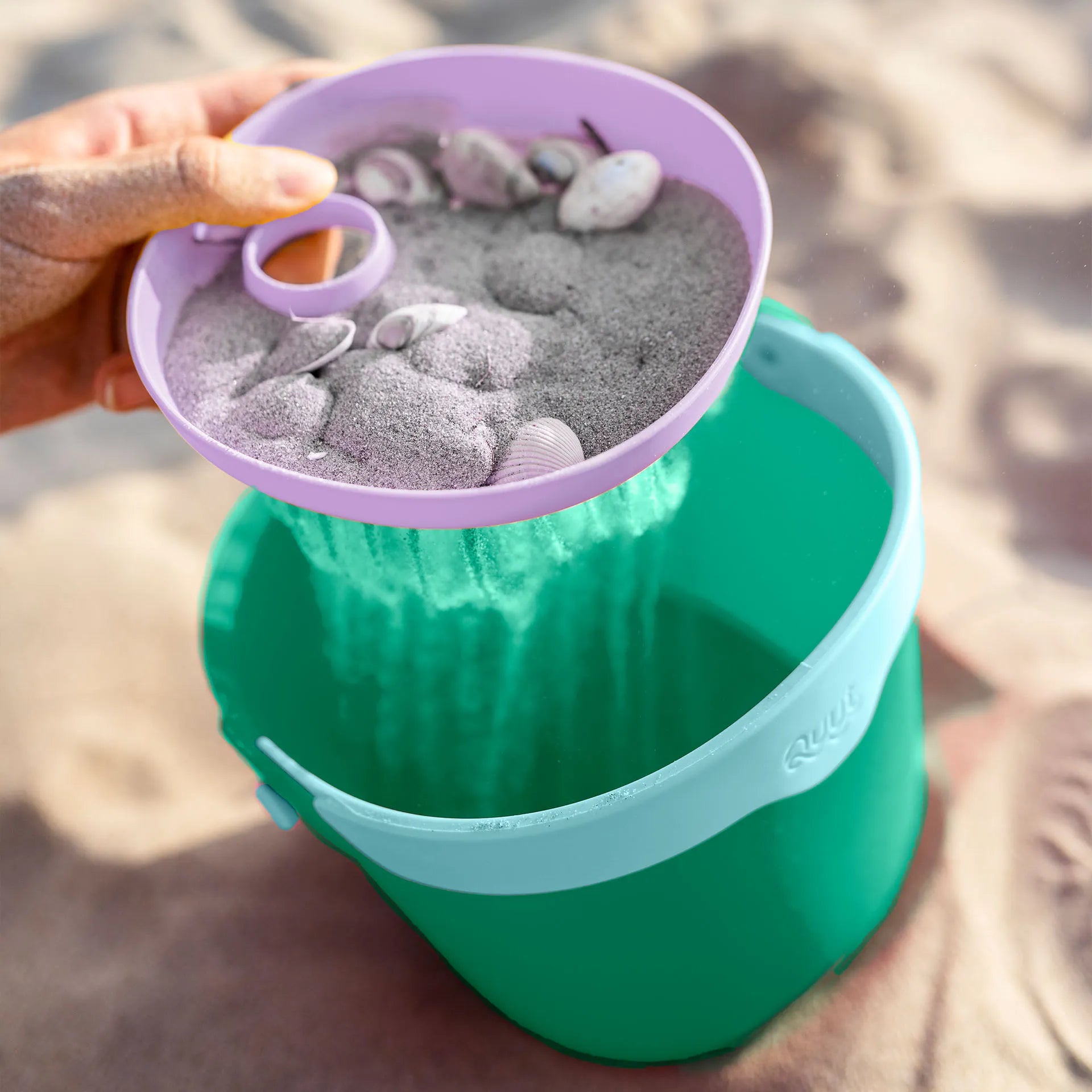 Quut Bucki Outdoor Eimer – Innovatives Strandspielzeug für kleine Entdecker