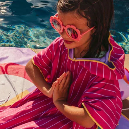 Quut Kinder Poncho – Schnelltrocknender Strandponcho für Sommer & Urlaub