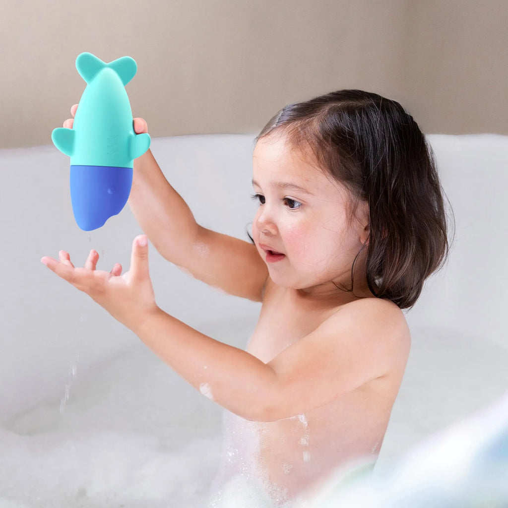 Quut Squeezi Shark – Innovatives Silikon Badespielzeug für kleine Wasserratten